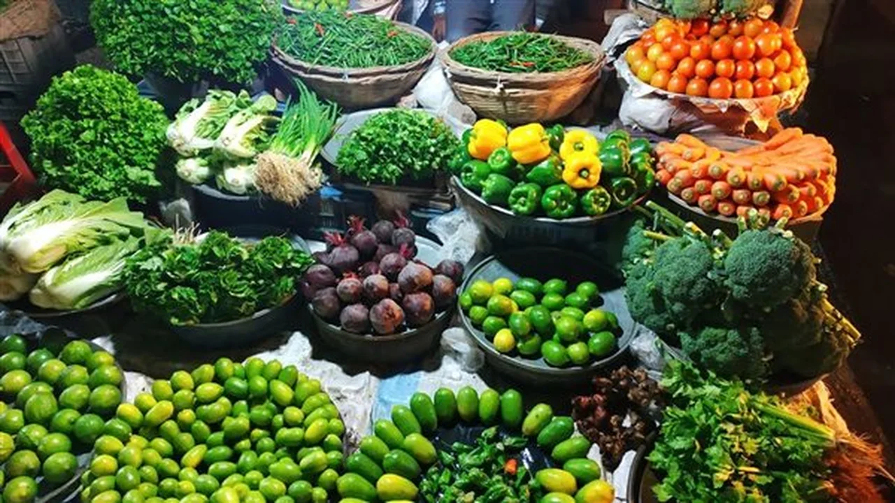 أسعار الخضار اليوم، ارتفاع البسلة والفلفل وانخفاض الباذنجان والخيار